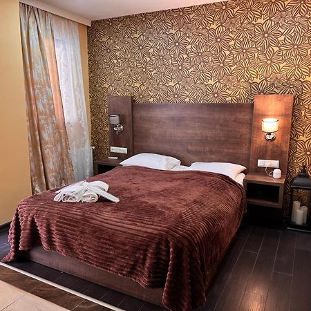 Two Lions Hotel Tbilisi Exterior photo