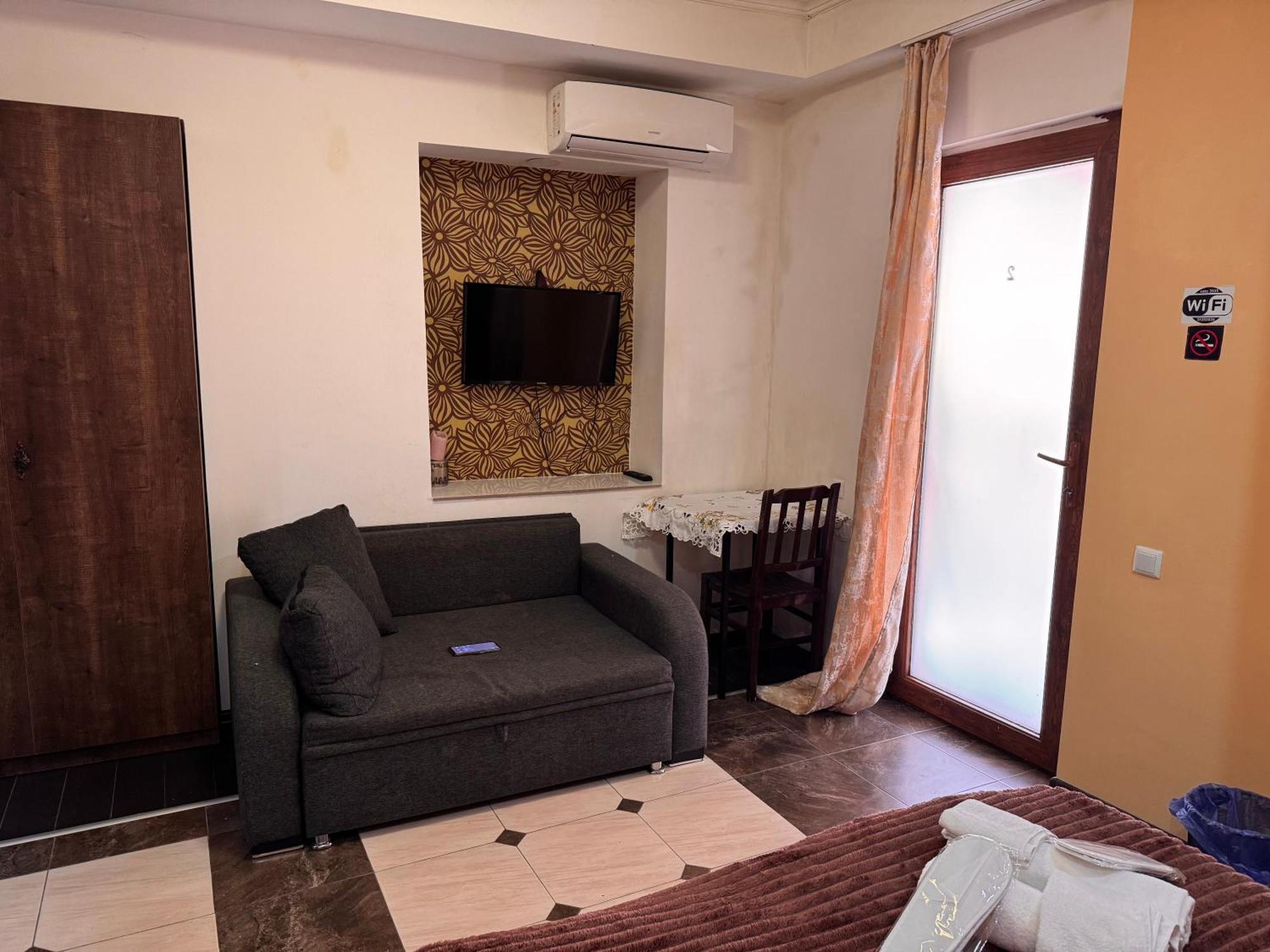 Two Lions Hotel Tbilisi Exterior photo